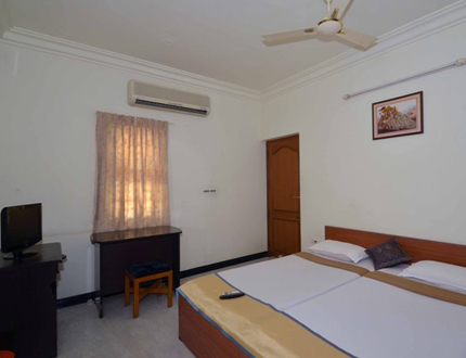serviced apartments in Gandhipuram, Coimbatore | Master Bedroom