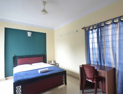 Ballygunge Triangular Park Bedroom